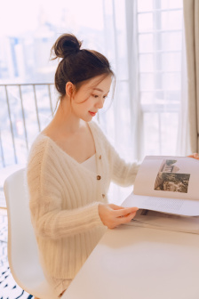 翁公和晓雯在厨房里猛烈进出